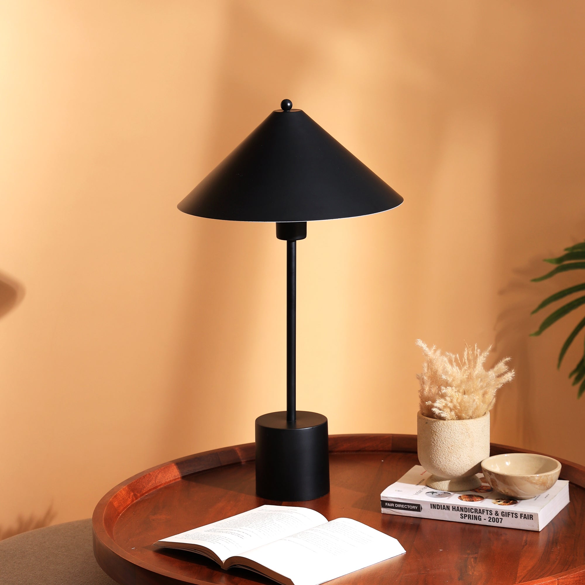 Casa 100 - Table Lamp - Modern Scandinavian Design, Premium Metallic Finish, Easy Installation