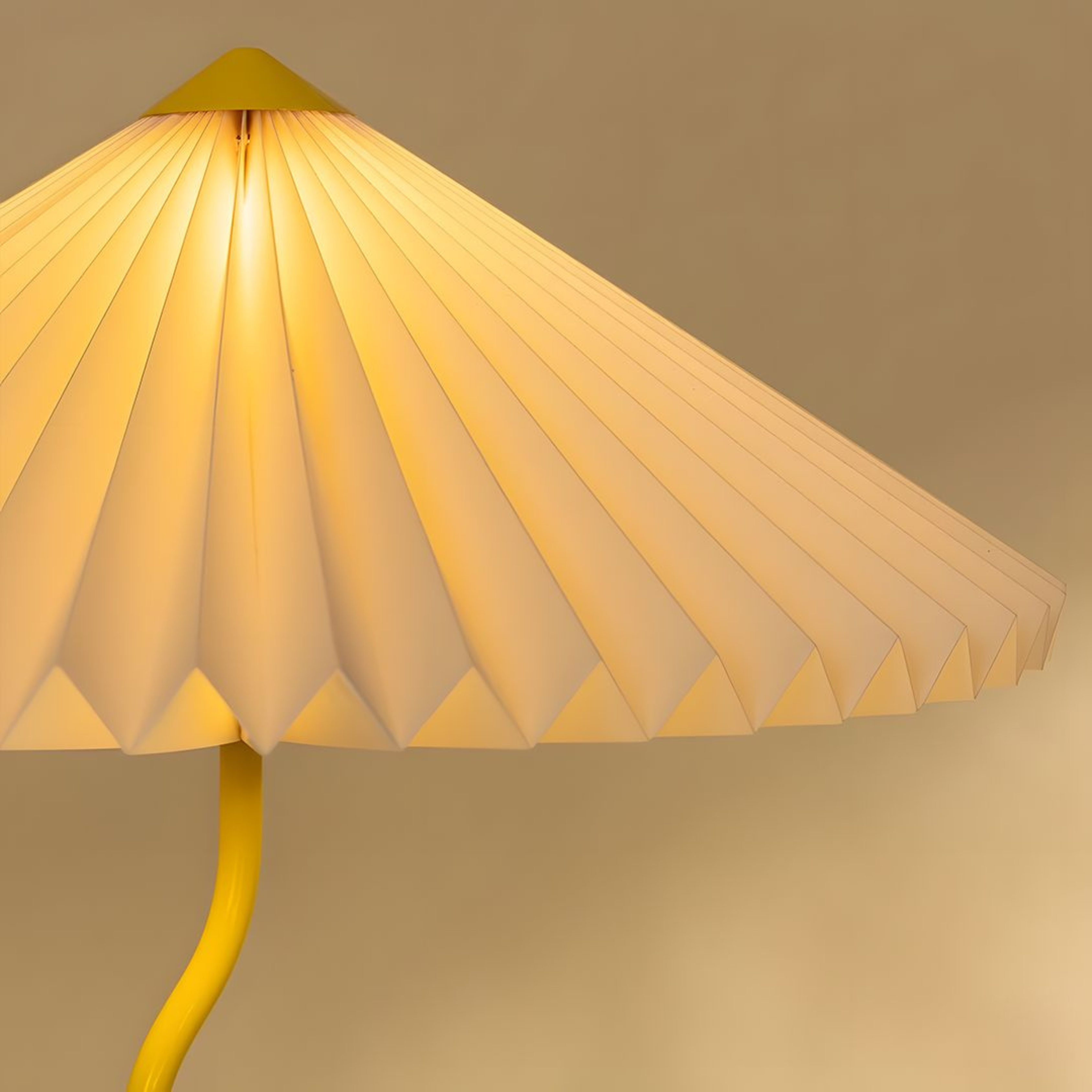 Wavy Floor Lamp - Butter Yellow