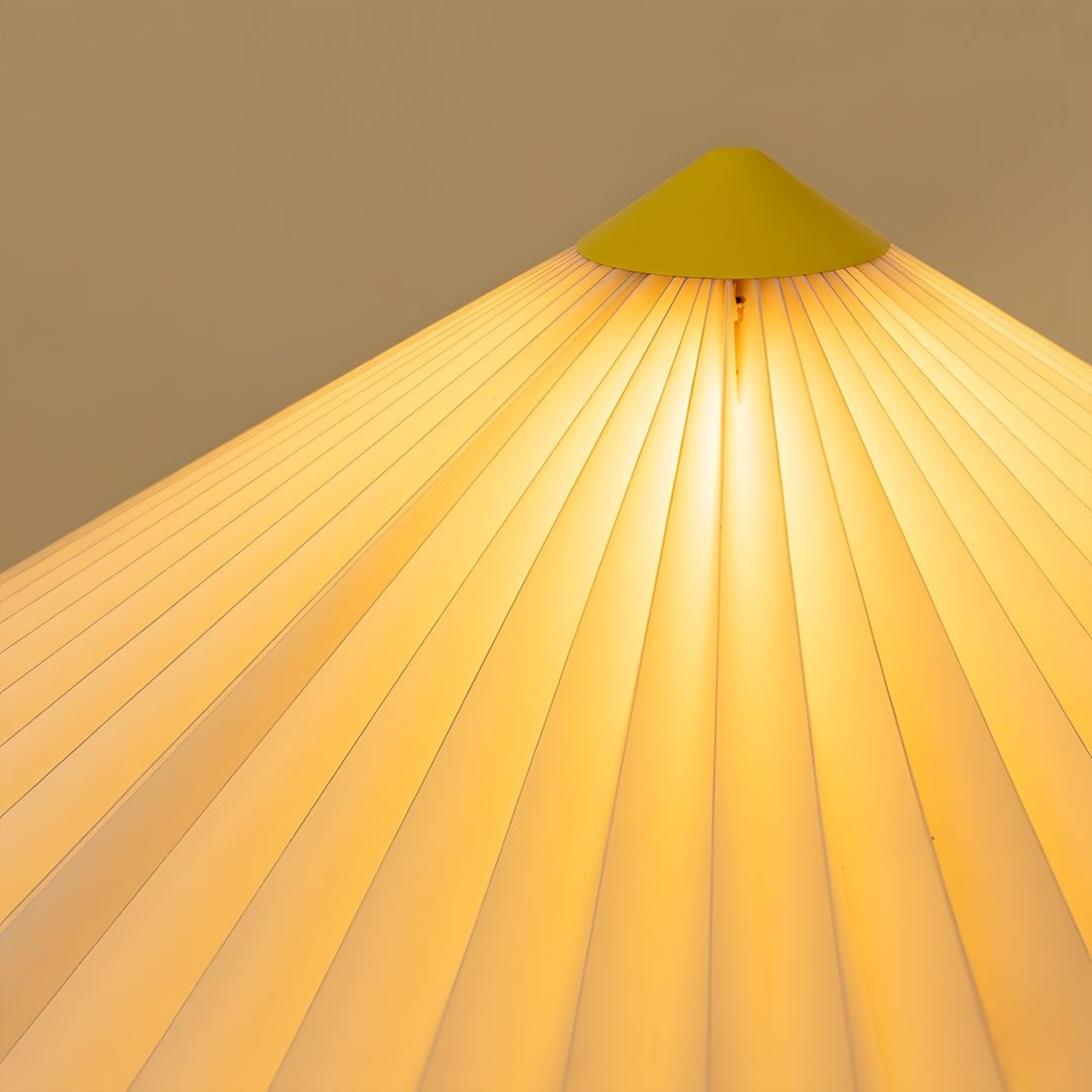 Wavy Floor Lamp - Butter Yellow