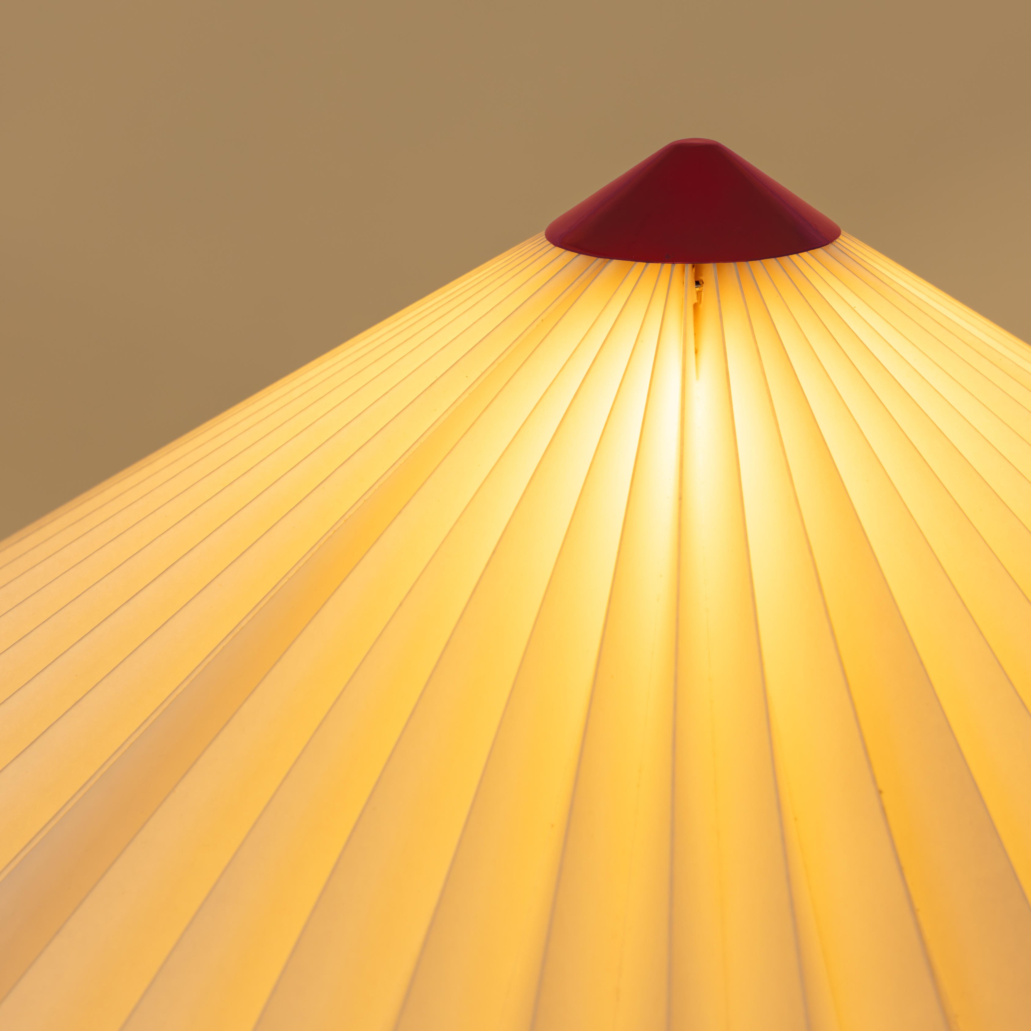 Wavy Floor Lamp - Crimson Red