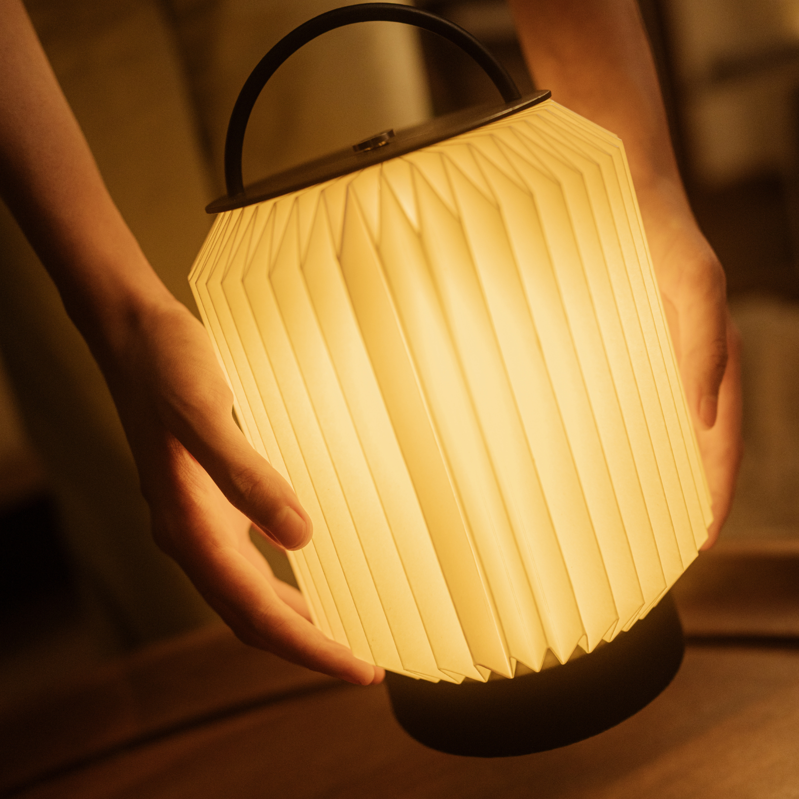 Tote Table Lamp