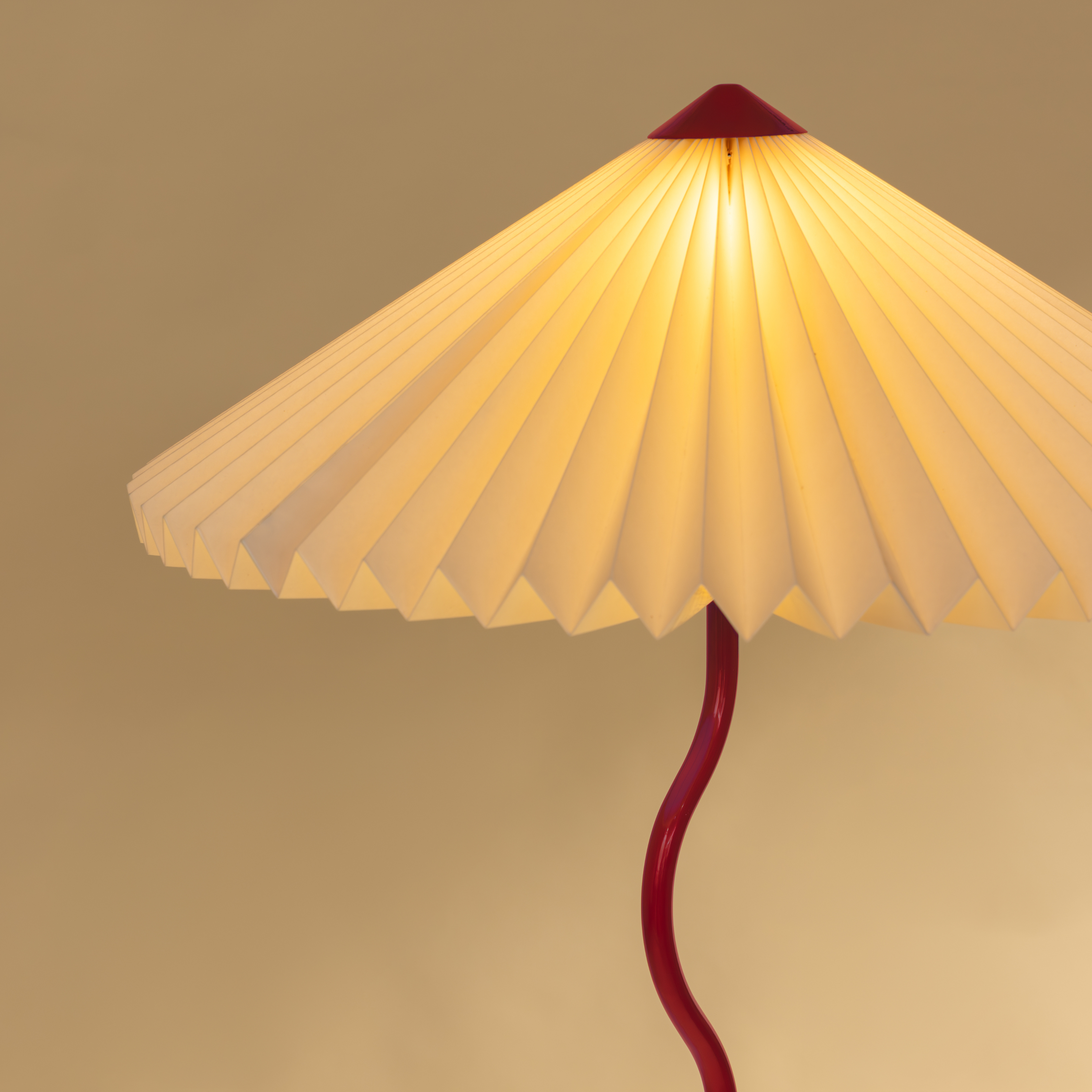 Wavy Floor Lamp - Crimson Red