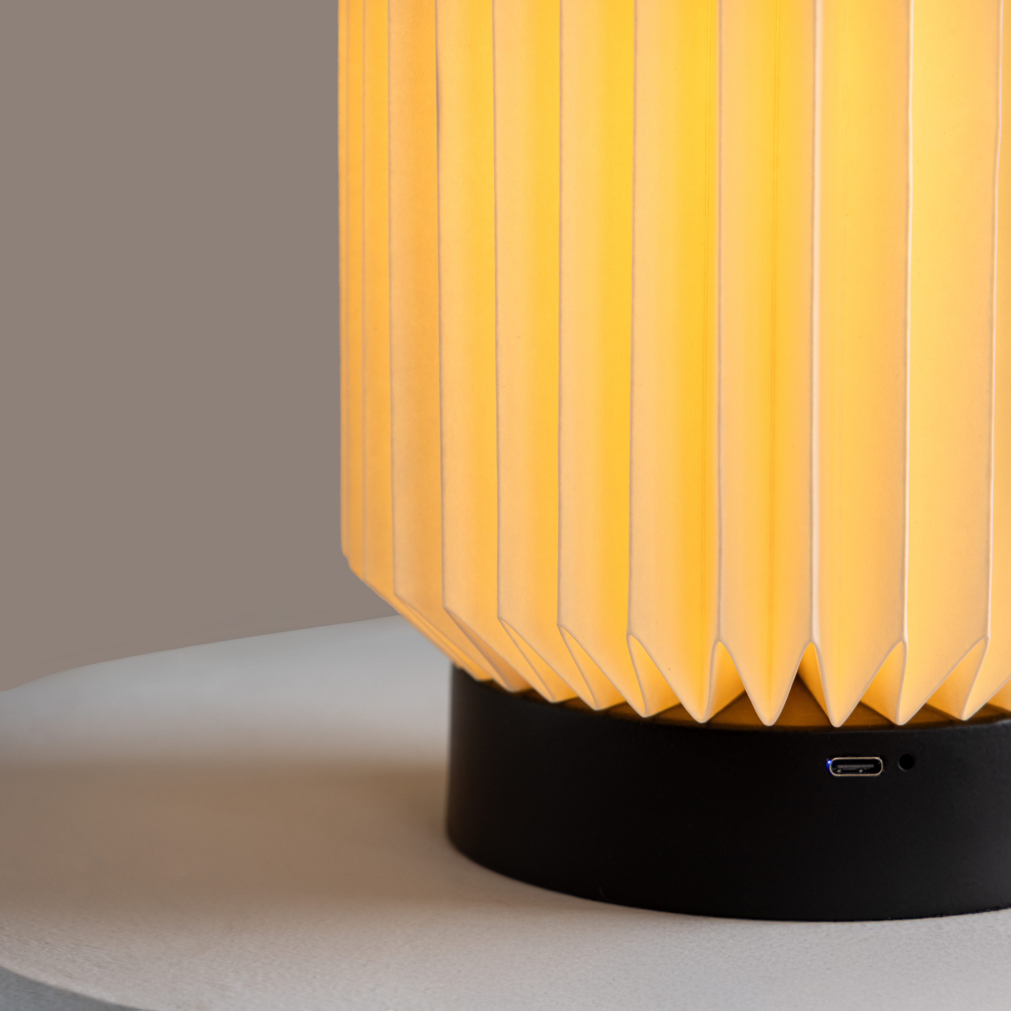 Tote Table Lamp