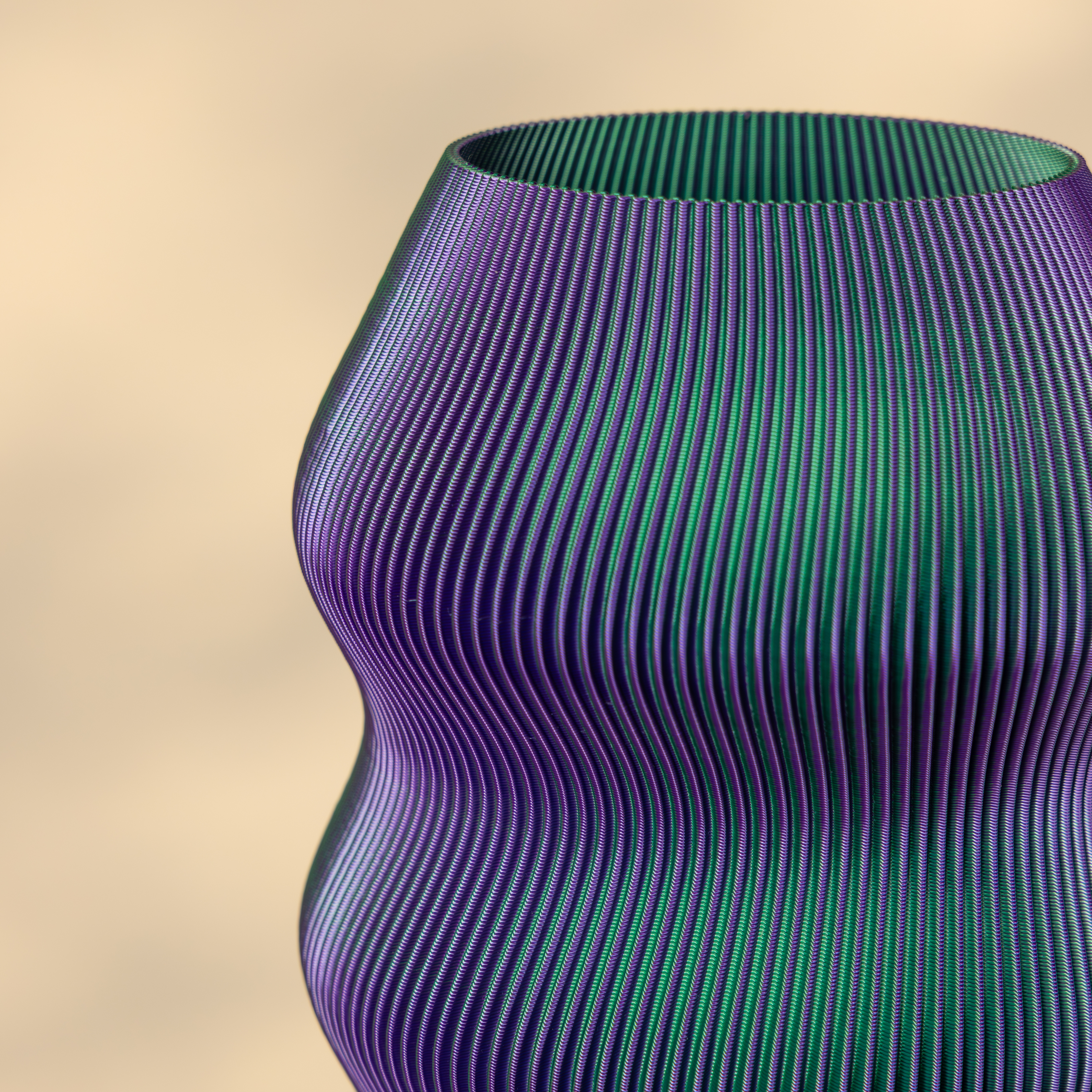 3D printed vase with flowers – elegant modern home accessory