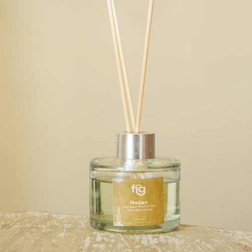 Relax Apple and Cinamon Reed Diffuser