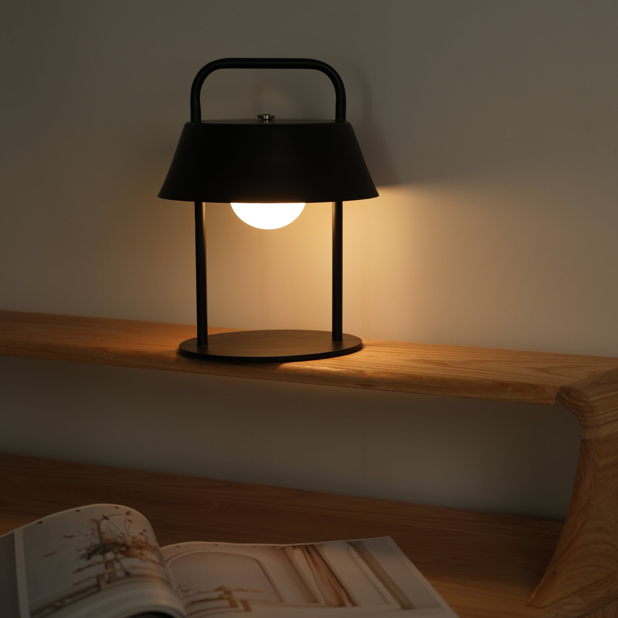 Porto portable table lamp