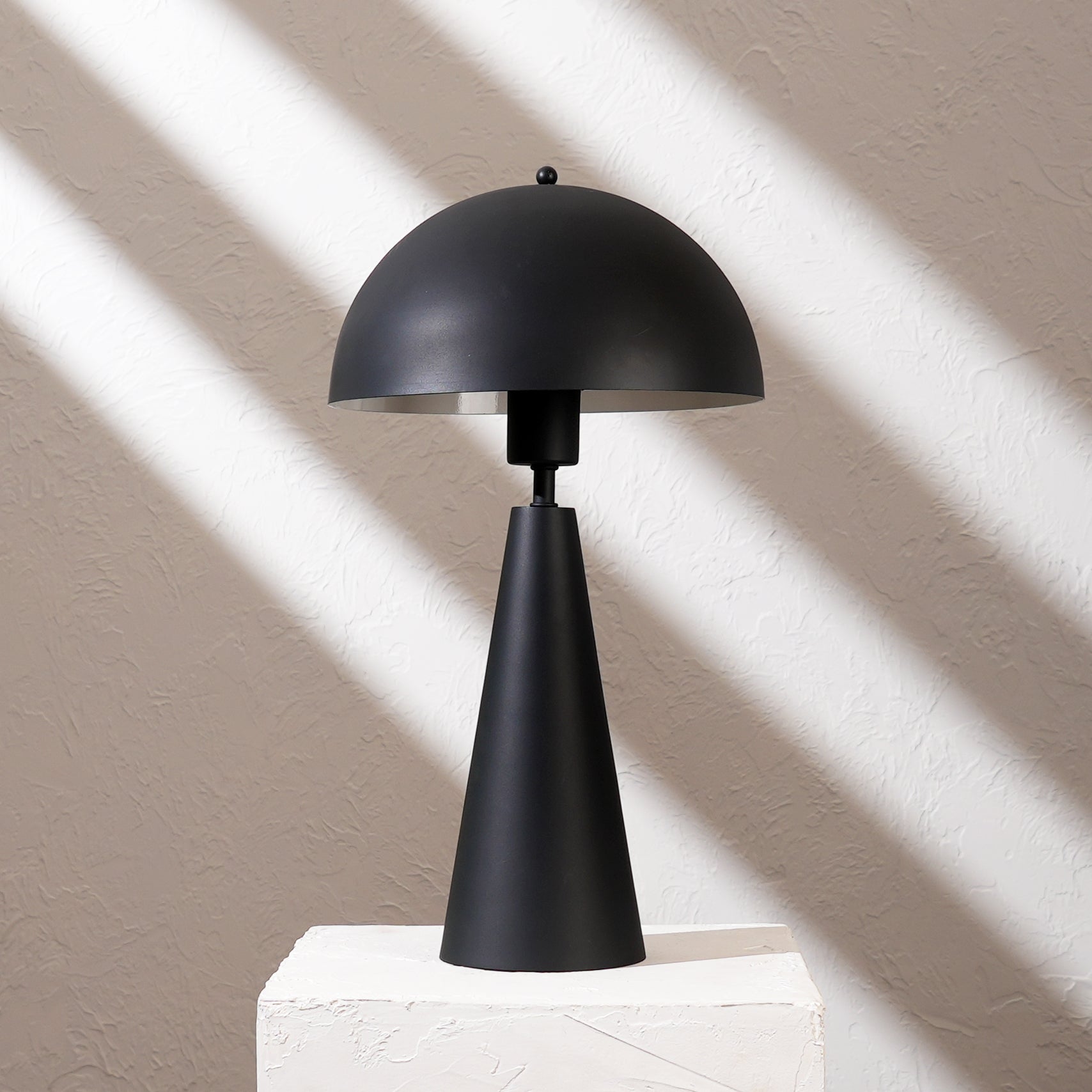 Hoa Sphere Table Lamp