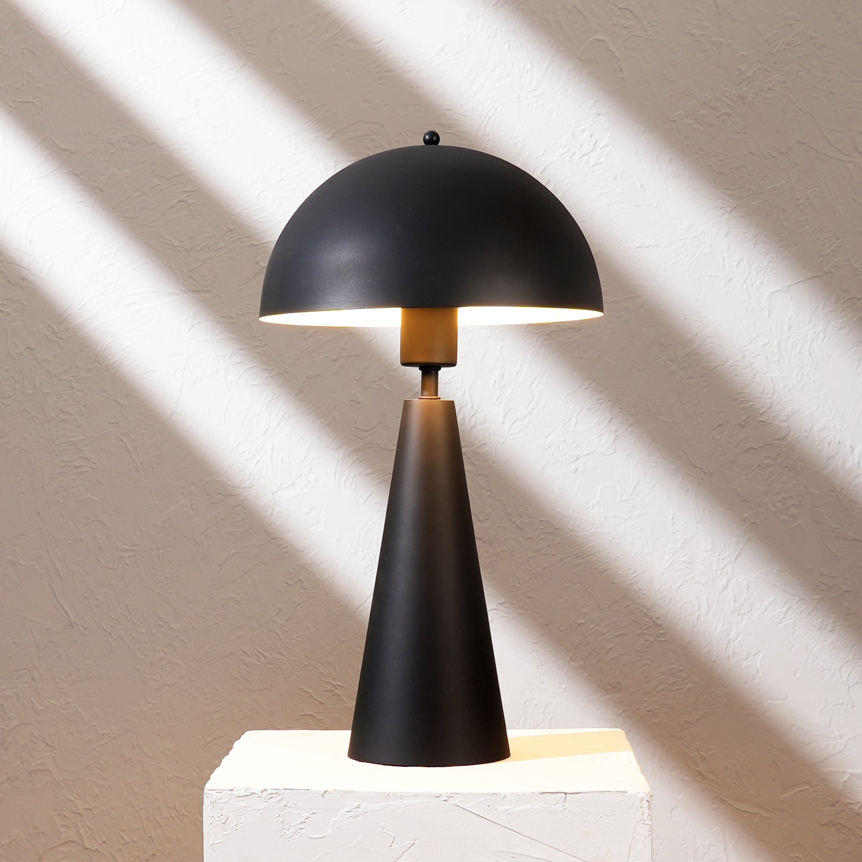 Hoa Sphere Table Lamp