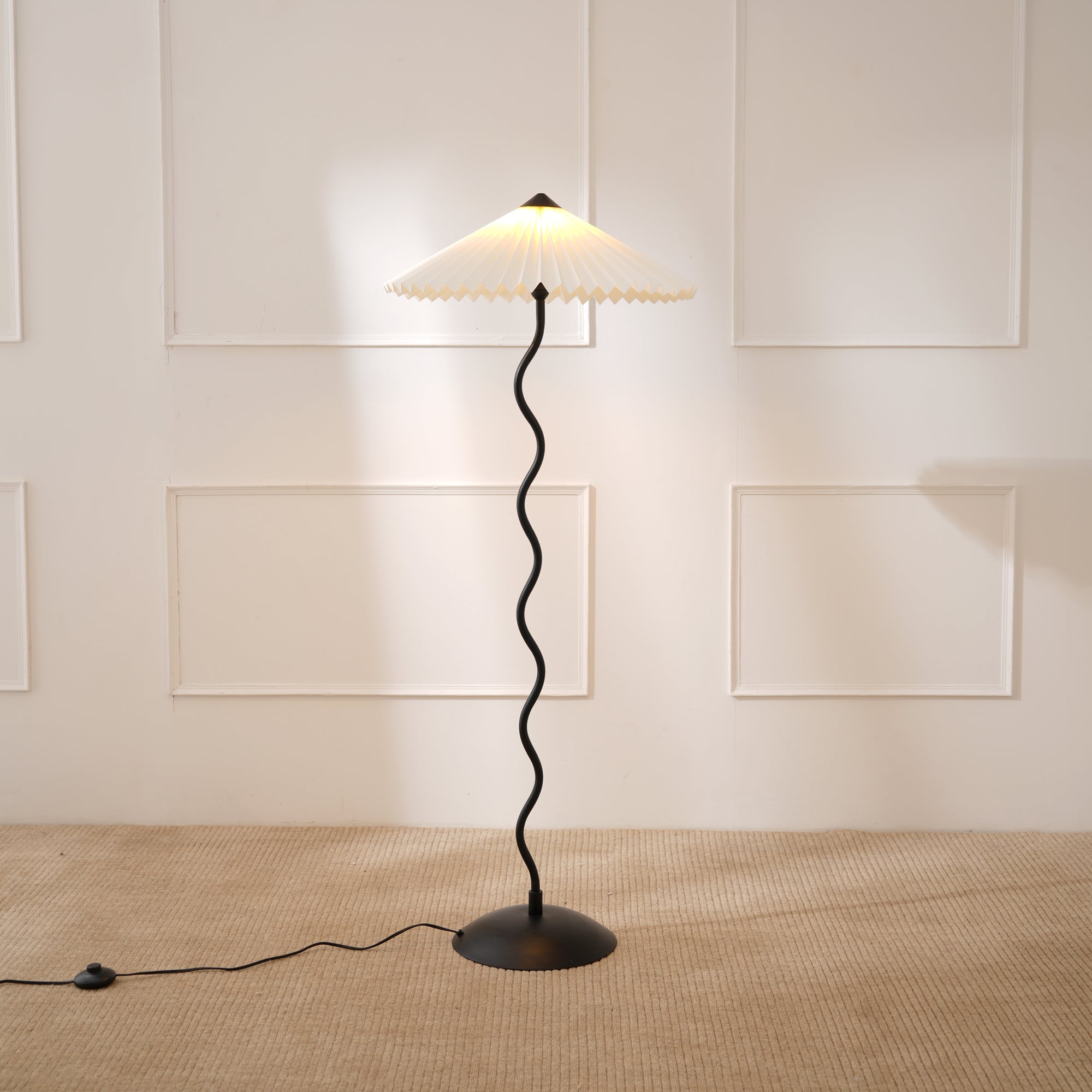 Serpentine Floor Lamp - Contemporary Metal Base Lighting with Handpleated Shade