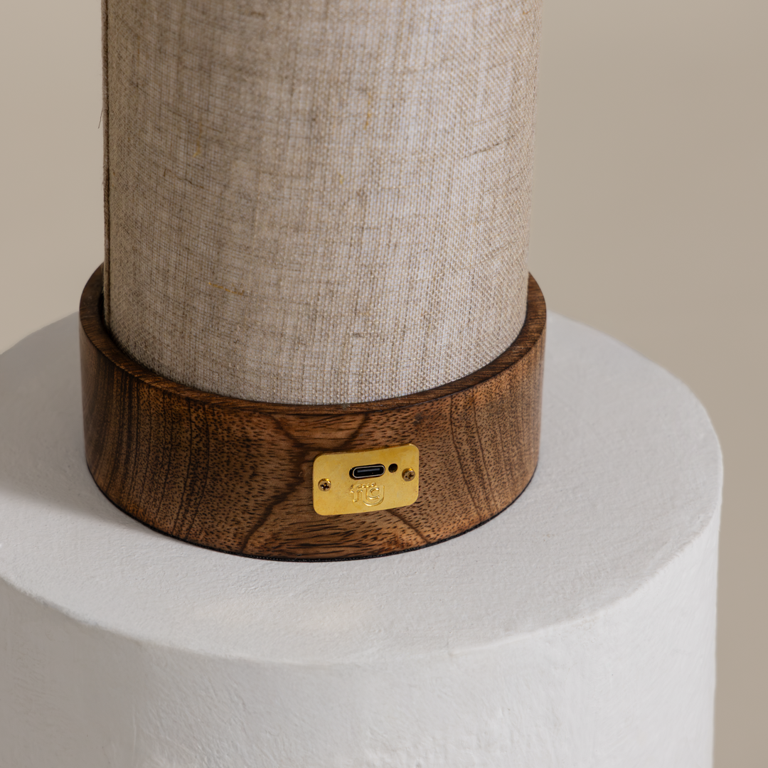 Magnus Touch Table Lamp