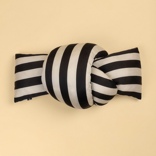 Pretzel Knot (includes filler)