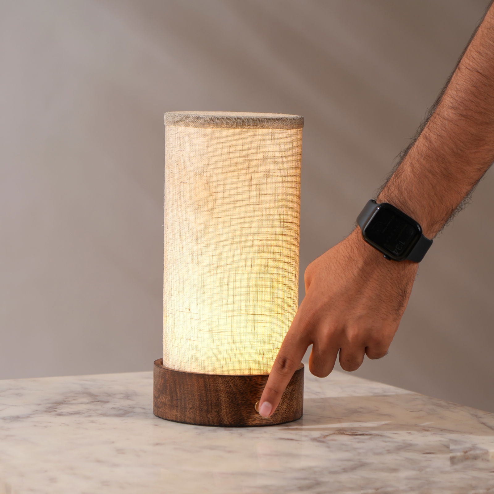 Magnus battery Table Lamp - 2900 mah battery, 8 hours back, Mango Wood Base desk lamp, 400 lumens - FIG Living -