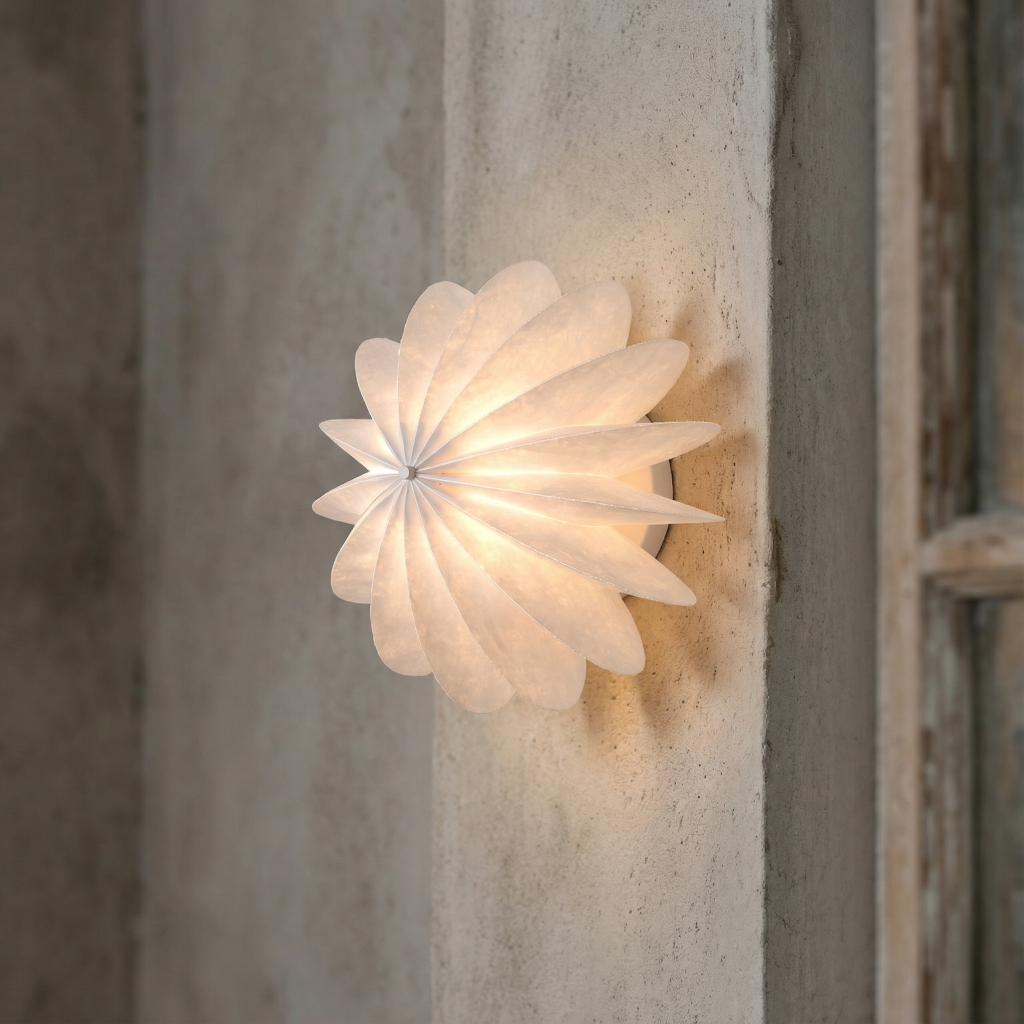 Daisy Wall Lamp