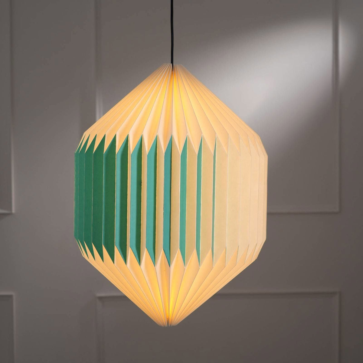 How to Incorporate Origami Lamps into Minimalist Interiors