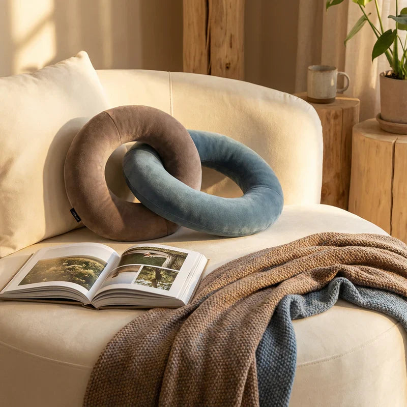 Small Changes, Big Impact: How New Cushion Covers Transform a Room