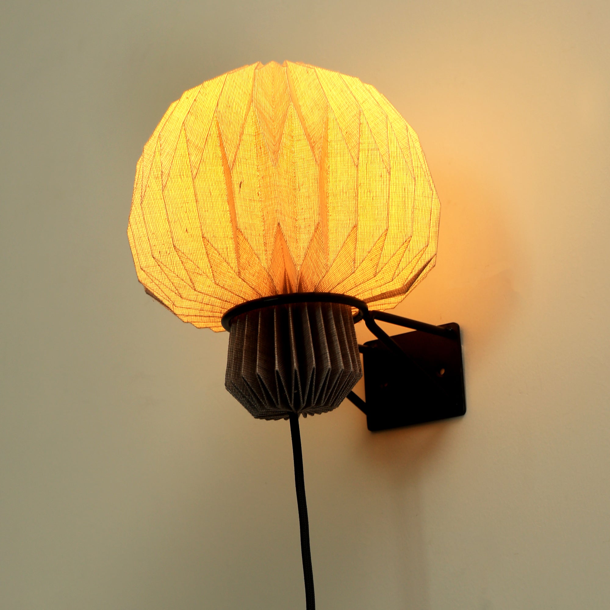 Amber Sconce Origami Wall Lamp