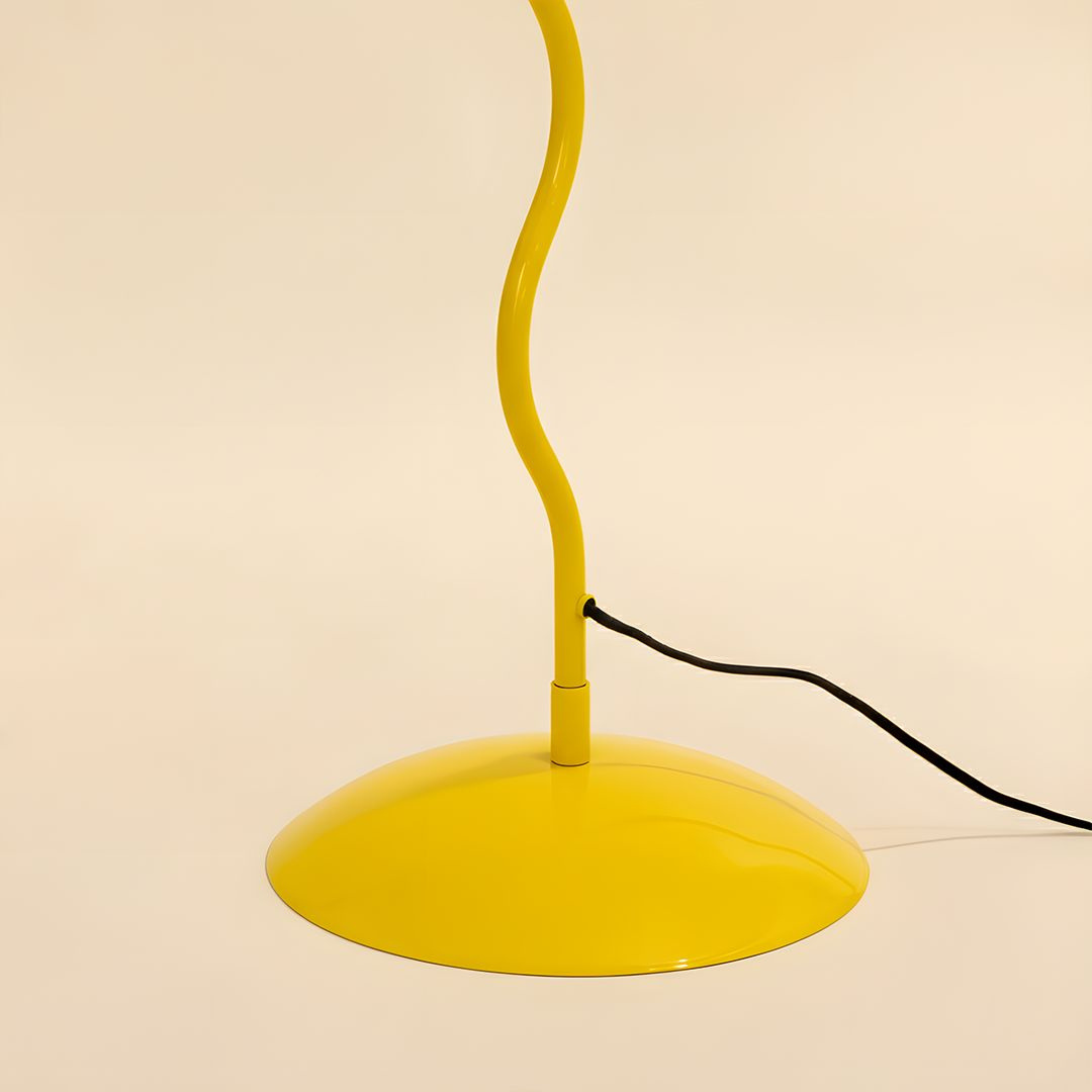 Wavy Floor Lamp - Butter Yellow