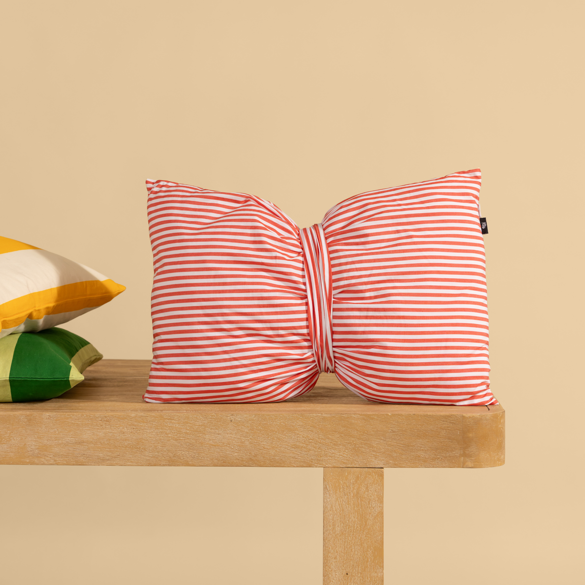 Bow Cushion (includes filler)