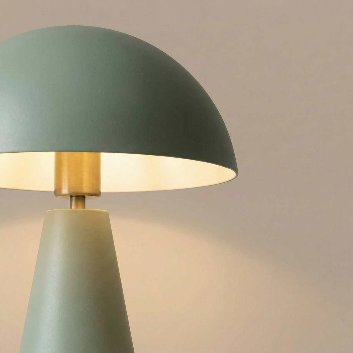 Hoa Sphere Table Lamp