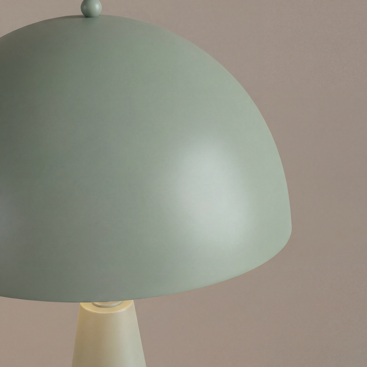 Hoa Sphere Table Lamp