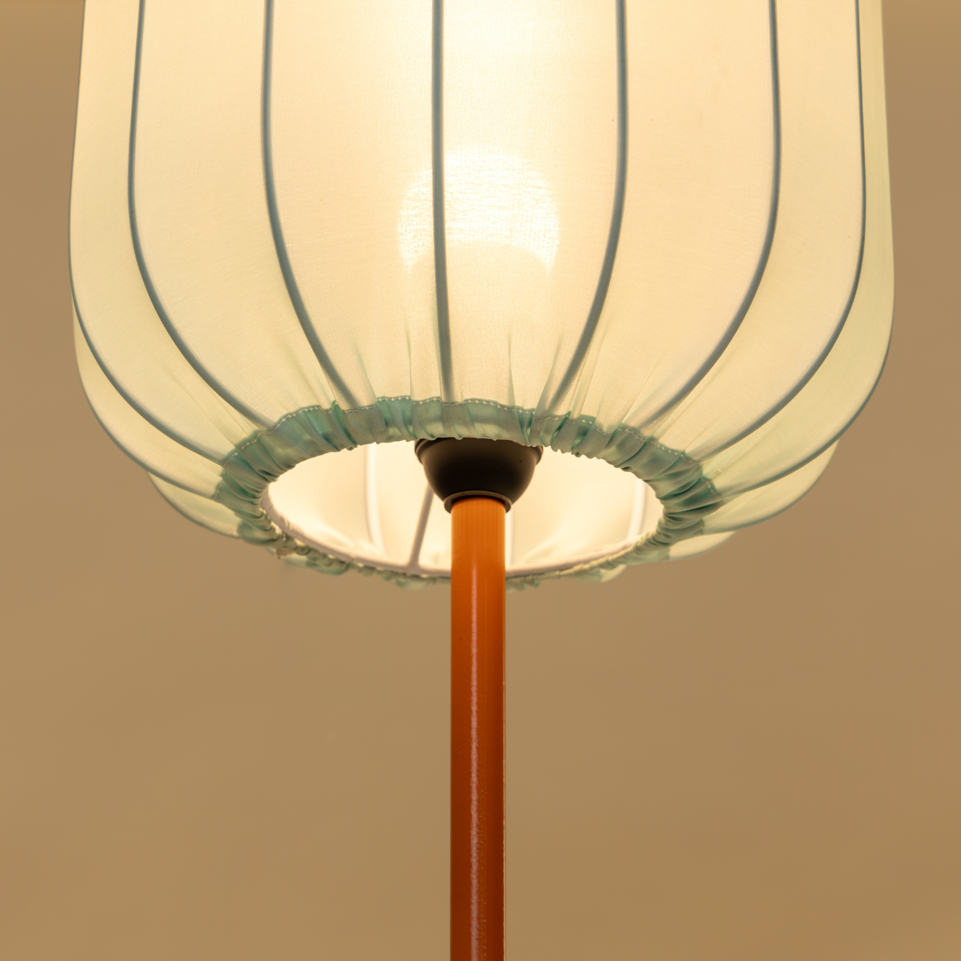 Horizon collection floor lamp