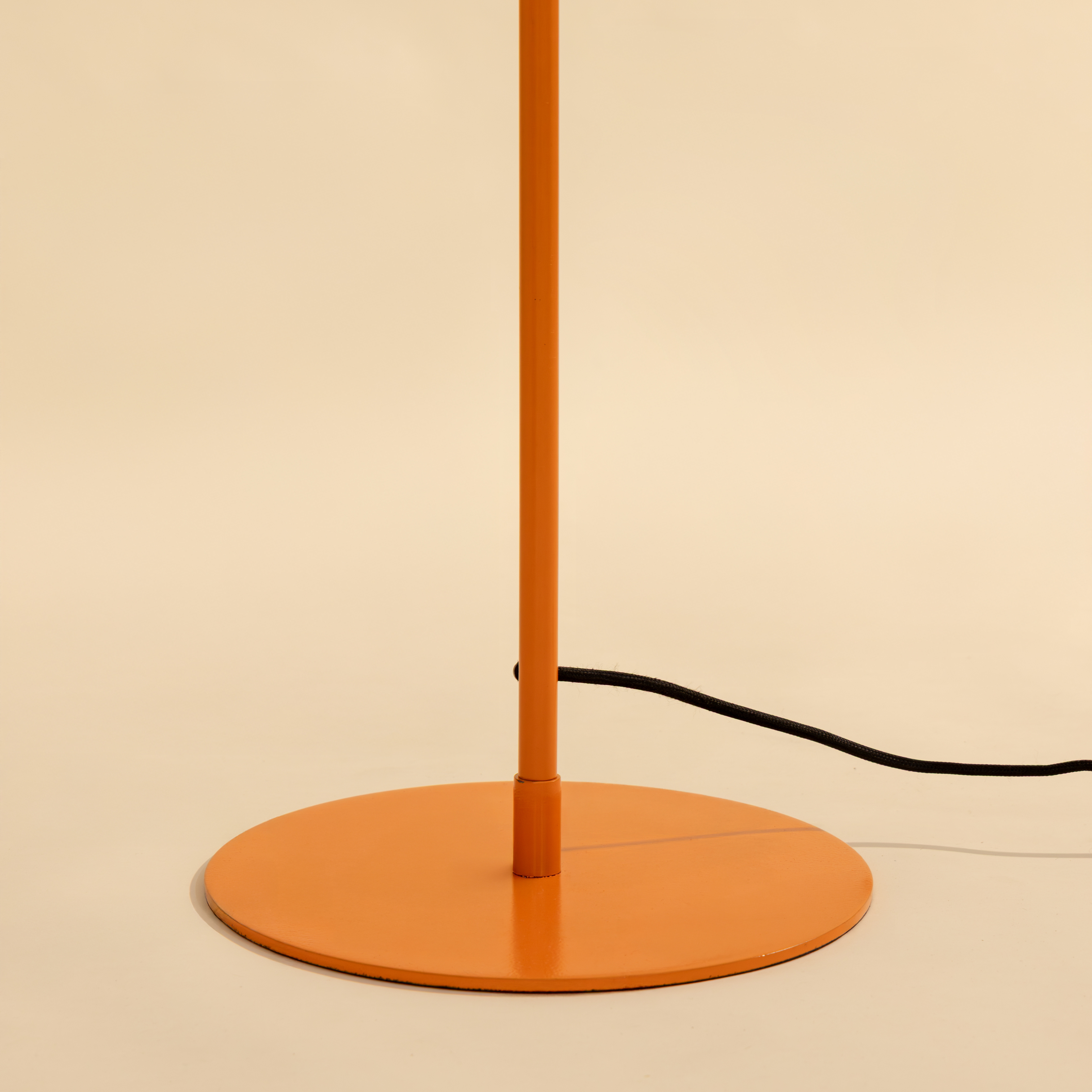 Horizon collection floor lamp