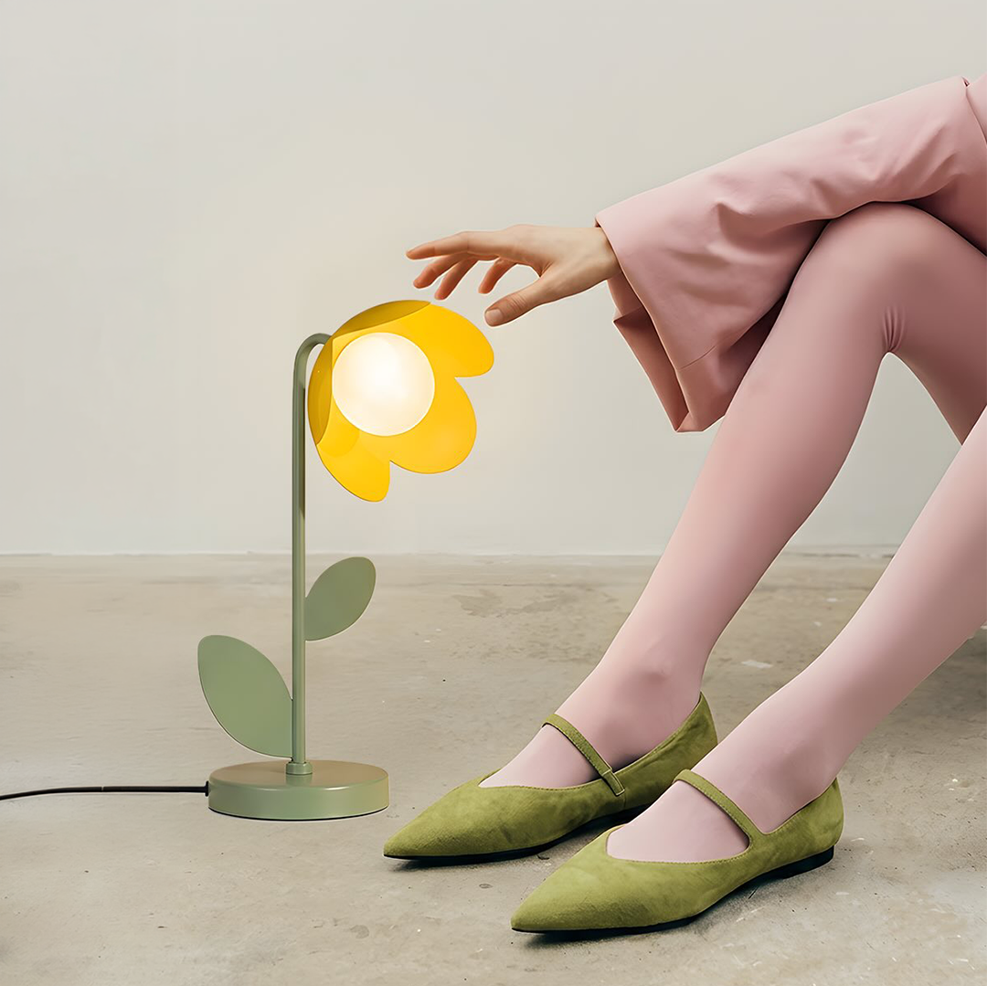 Petal Bloom Table Lamp