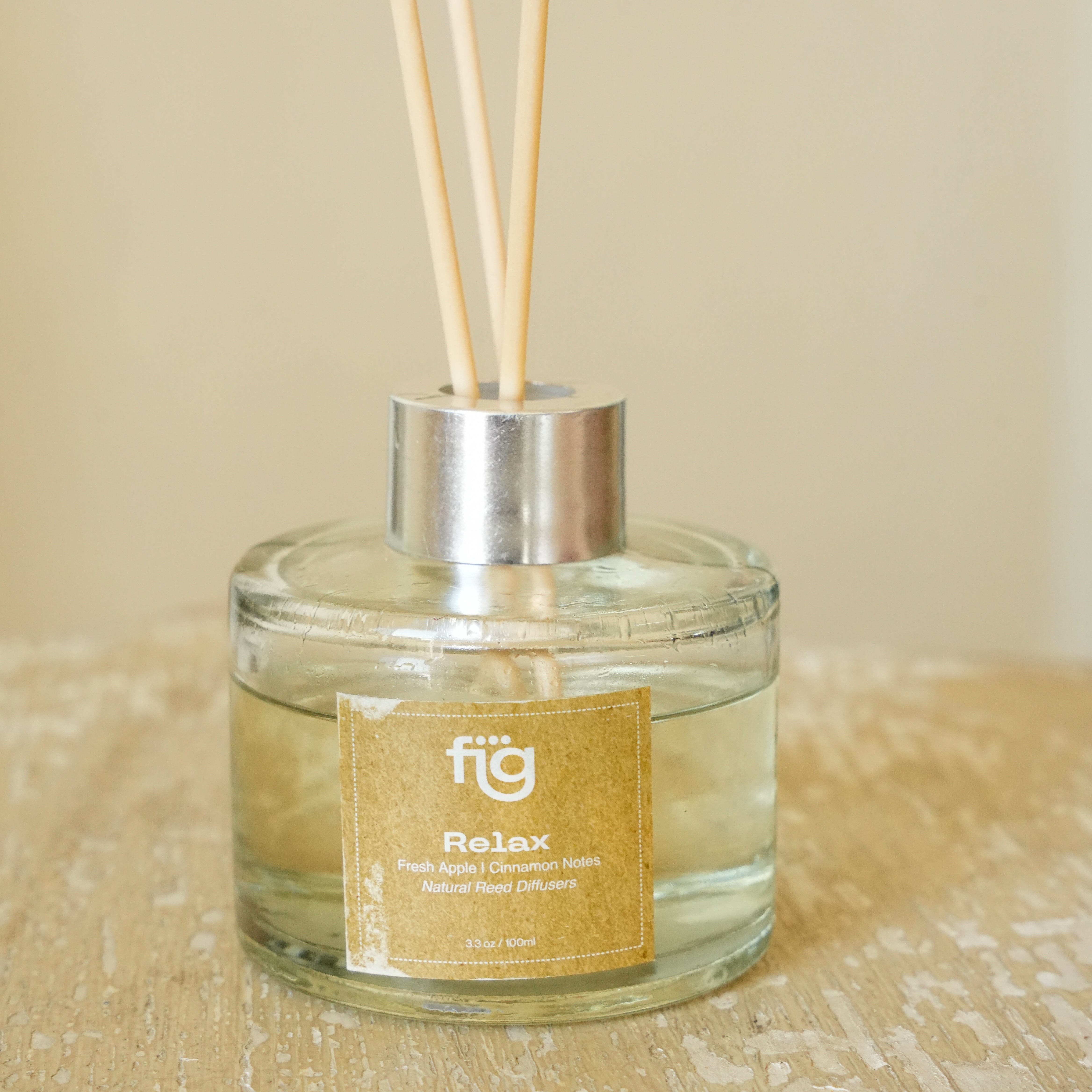 Relax Apple and Cinamon Reed Diffuser