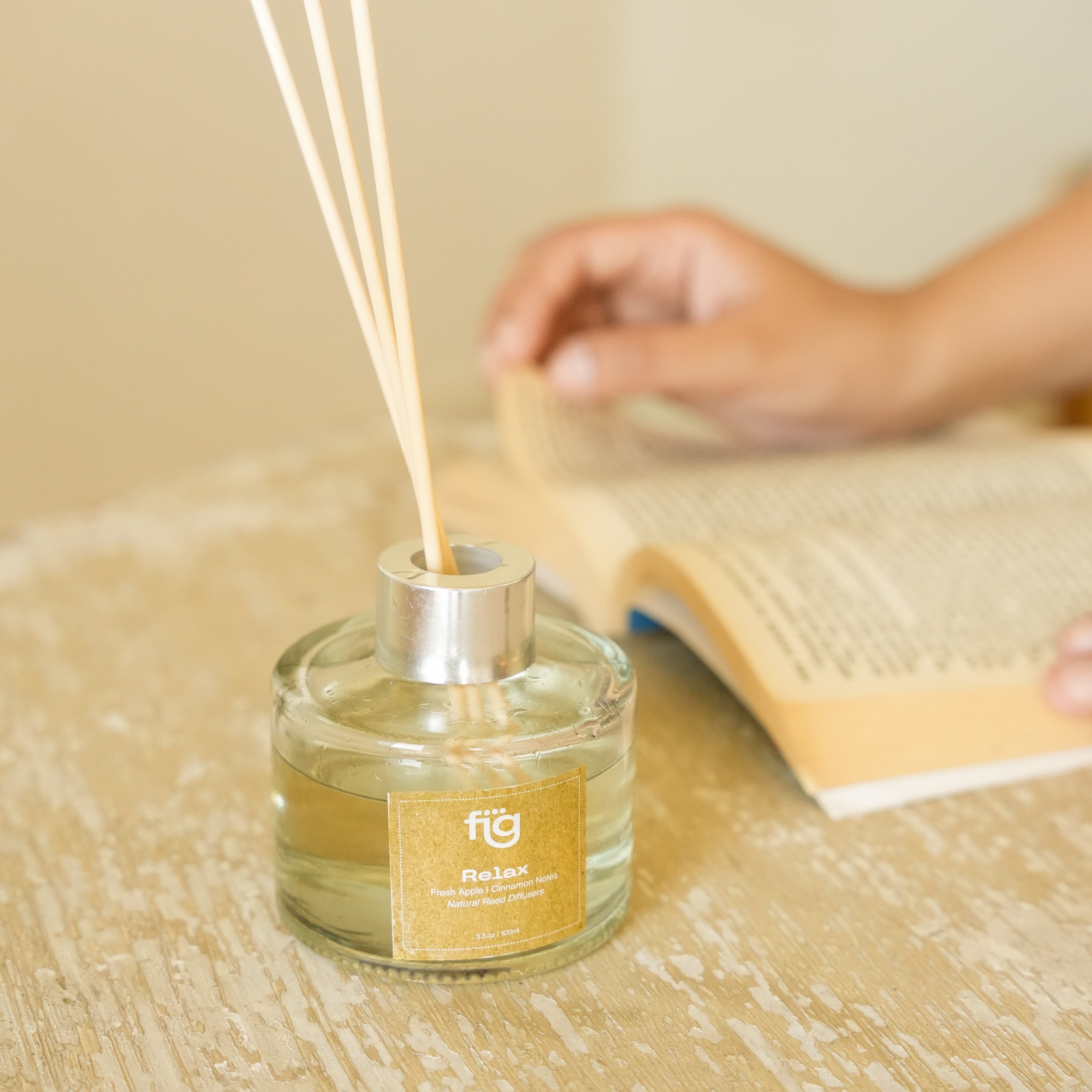 Relax Apple and Cinamon Reed Diffuser