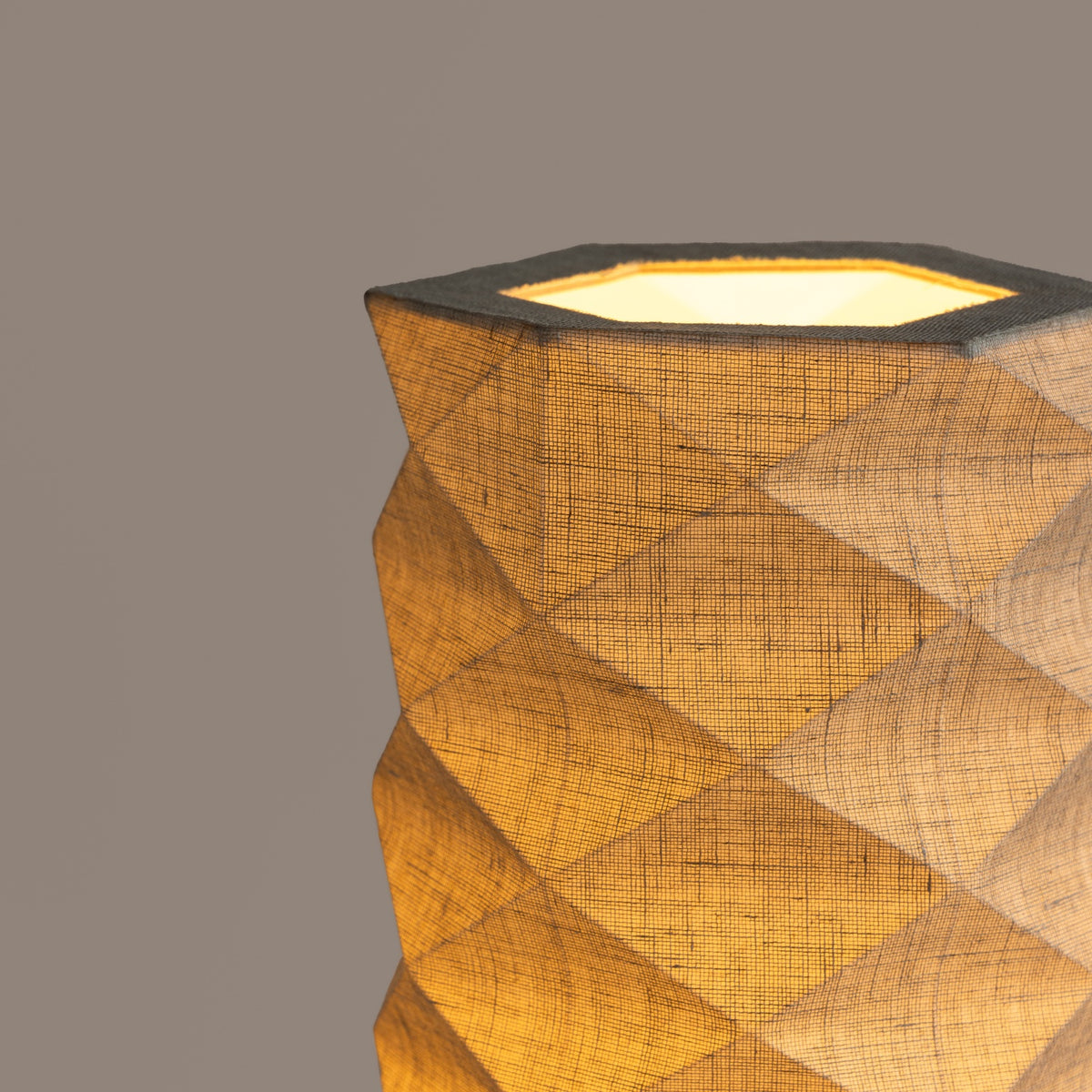 LumiHexa table lamp