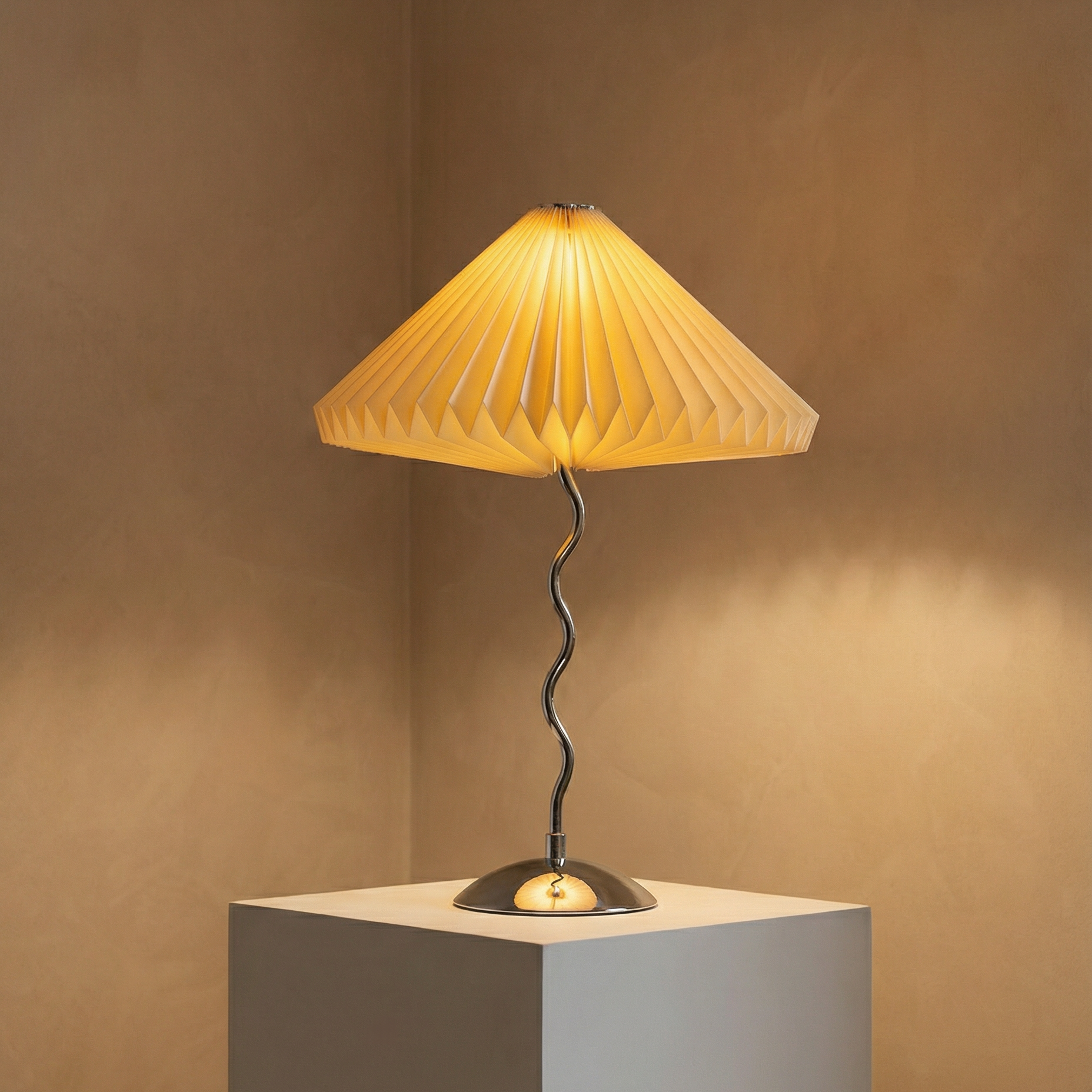 Wavy Table Lamp