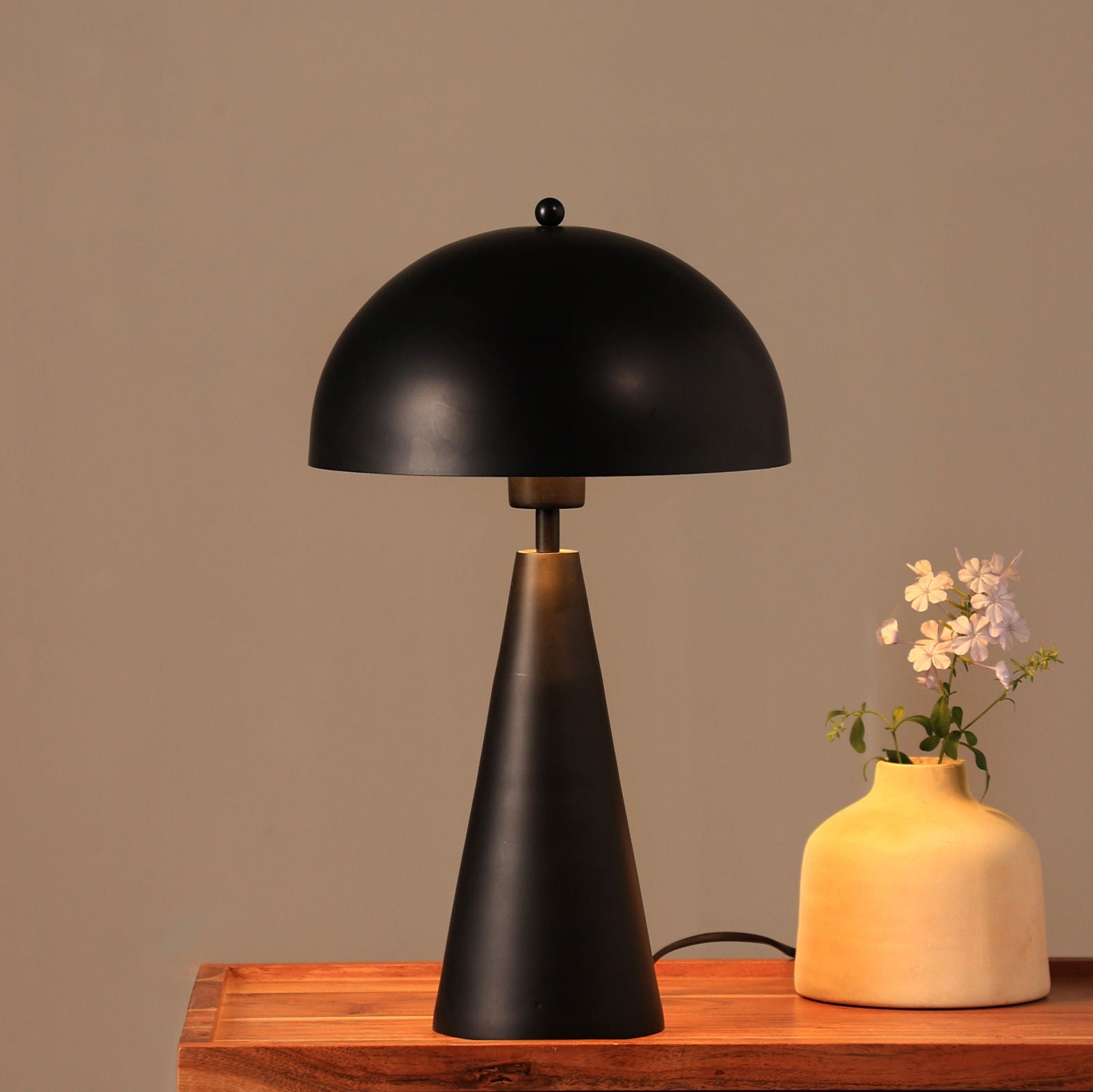 Hoa Sphere Table Lamp, Modern Scandinavian Design Bedside Lamp, Premium Metallic Finish Desk Lamp, Easy Installation - FIG Living - Hoa Sphere Table Lamp, Modern Scandinavian Design Bedside Lamp, Premium Metallic Finish Desk Lamp, Easy Installation - FIG Living