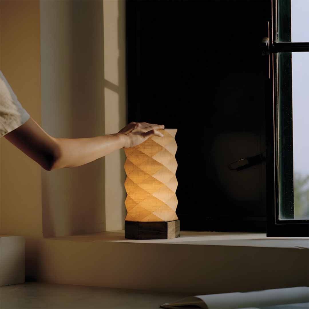 Lumi Hexa table lamp
