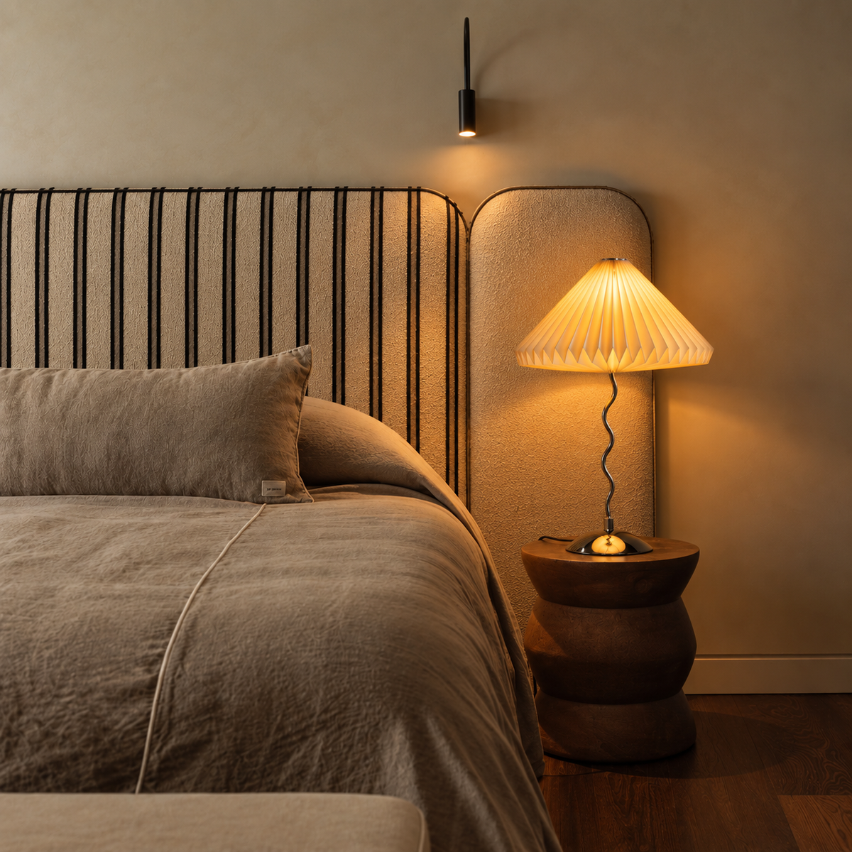 Wavy Table Lamp